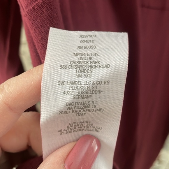 Lisa Rinna top - Picture 7 of 7